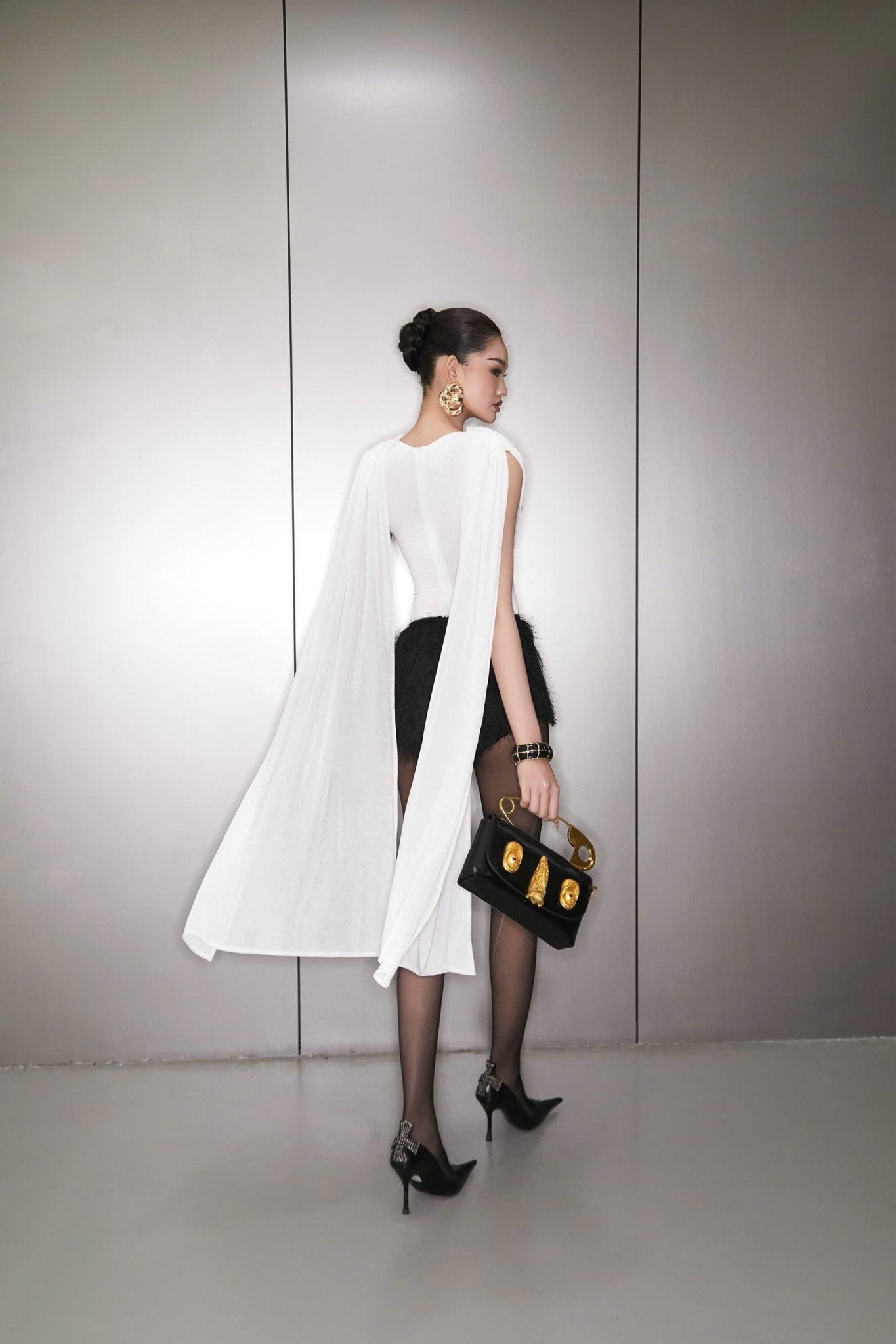 Elegant Flowy Shoulder Cape Sleeve Ruched Detail Sleeveless Top For Evening Occasion - MAYMOONLY